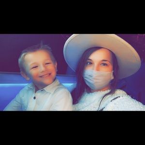 Meet your Posher, Courtney